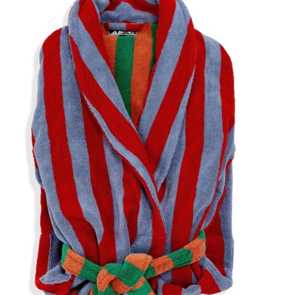 Brand new Dusen Dusen Robe!